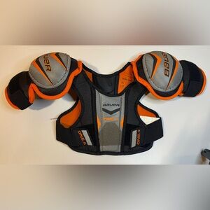 Bauer One 4 <Youth Small> Used Ice Hockey Shoulder Pads.
